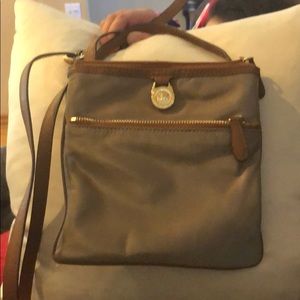 Women’s crossbody Micheal Kors